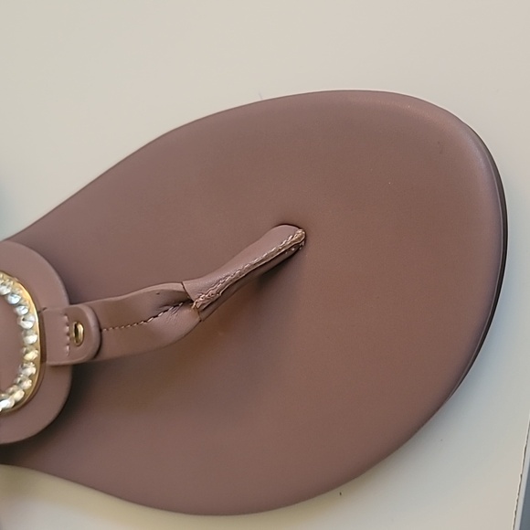 Guess Los Angeles Medna Rhinestone T-Strap Rose Gold Open Toe Sandal, Size 7M - Picture 12 of 15